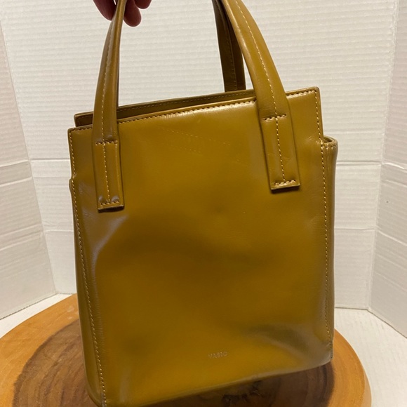 VASIC Mustard Yellow Leathef cUbED Tote Bag - Picture 8 of 15